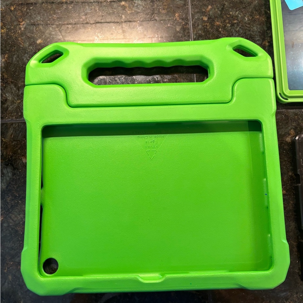 Green Protective Tablet Case Kindle Fire 10 inch - Picture 3 of 6